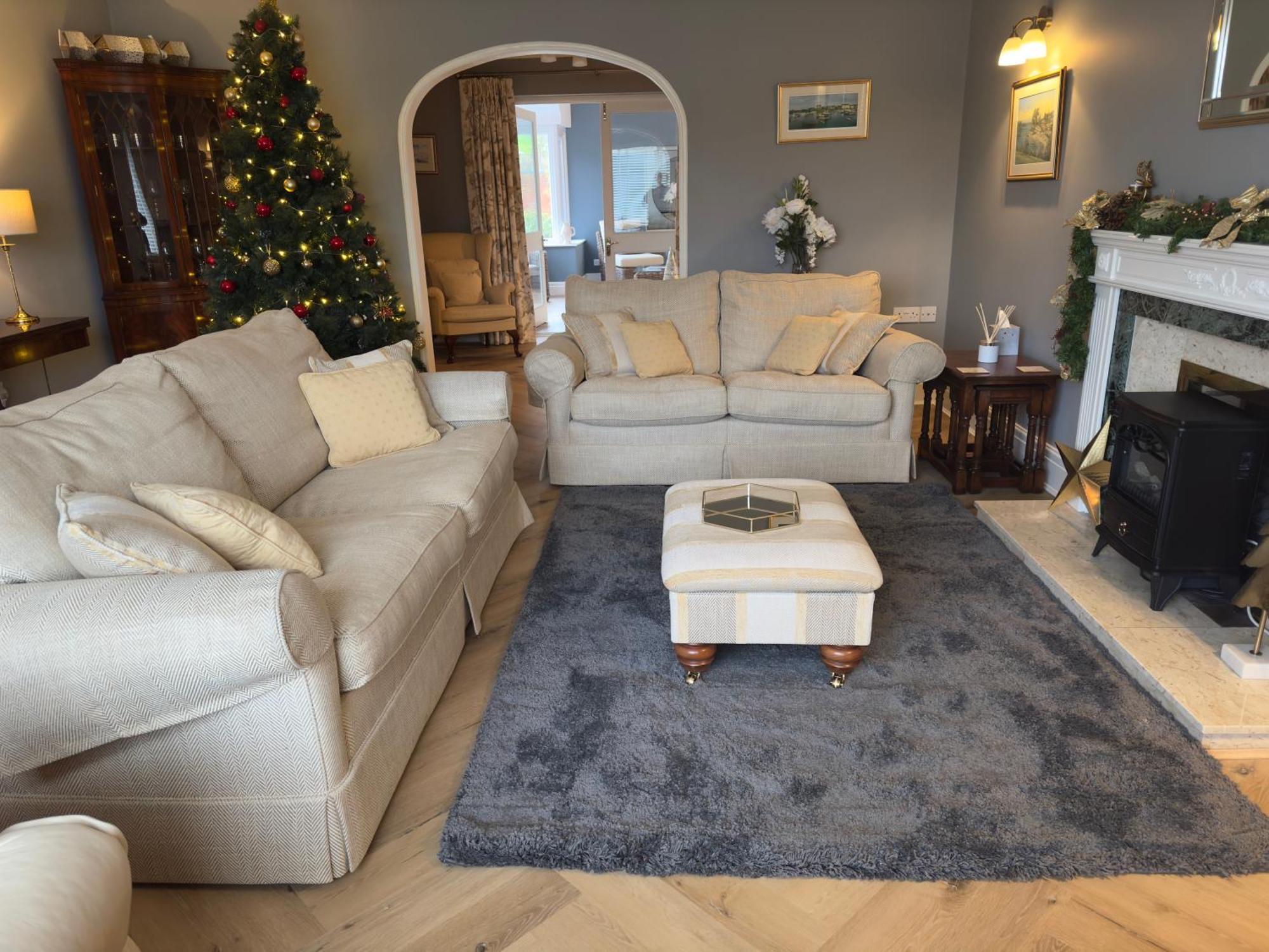 Vast, Elegant Home With Indoor Pool & Sauna Near Popular Golf Course Kington  Bagian luar foto
