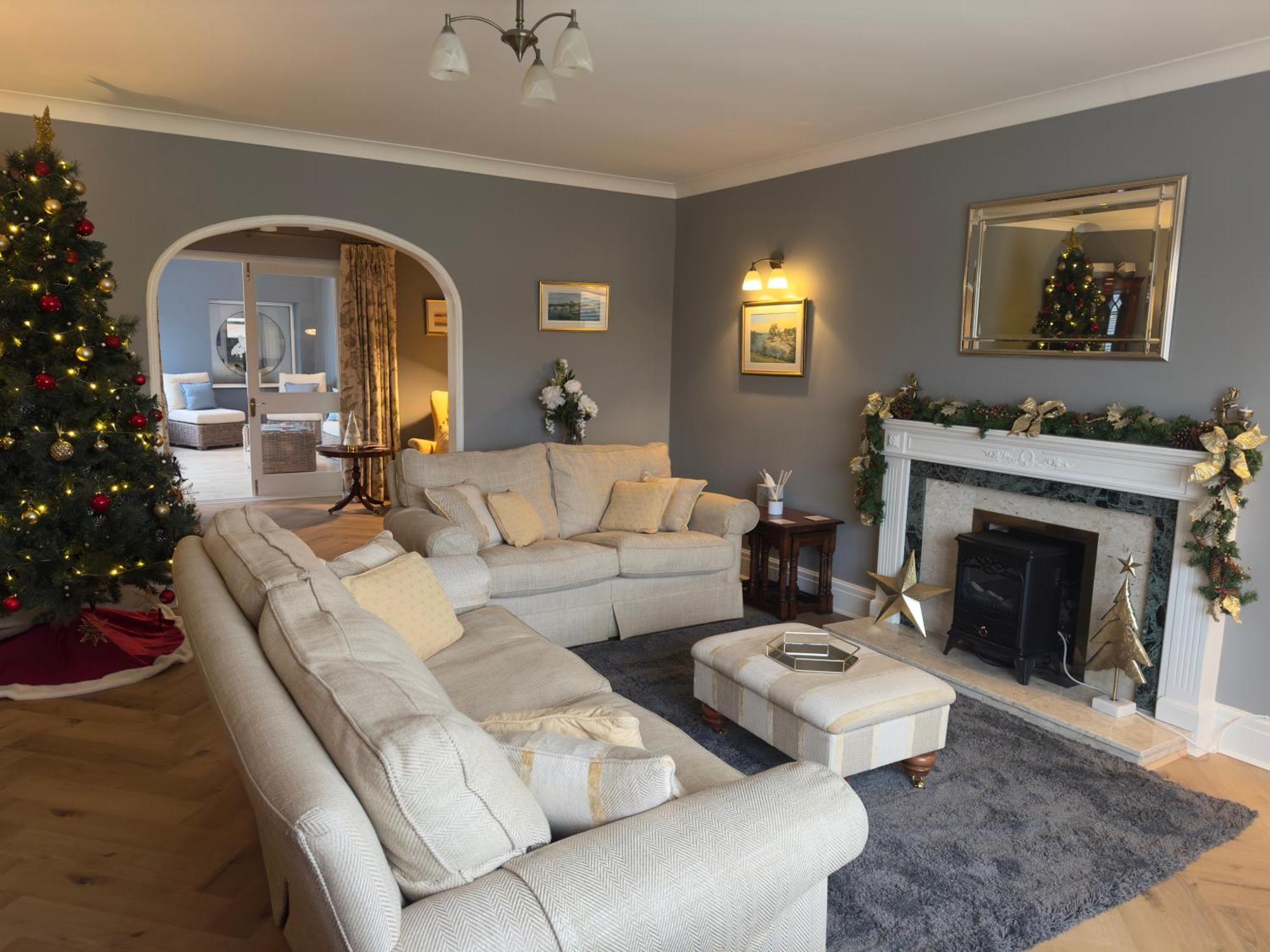 Vast, Elegant Home With Indoor Pool & Sauna Near Popular Golf Course Kington  Bagian luar foto
