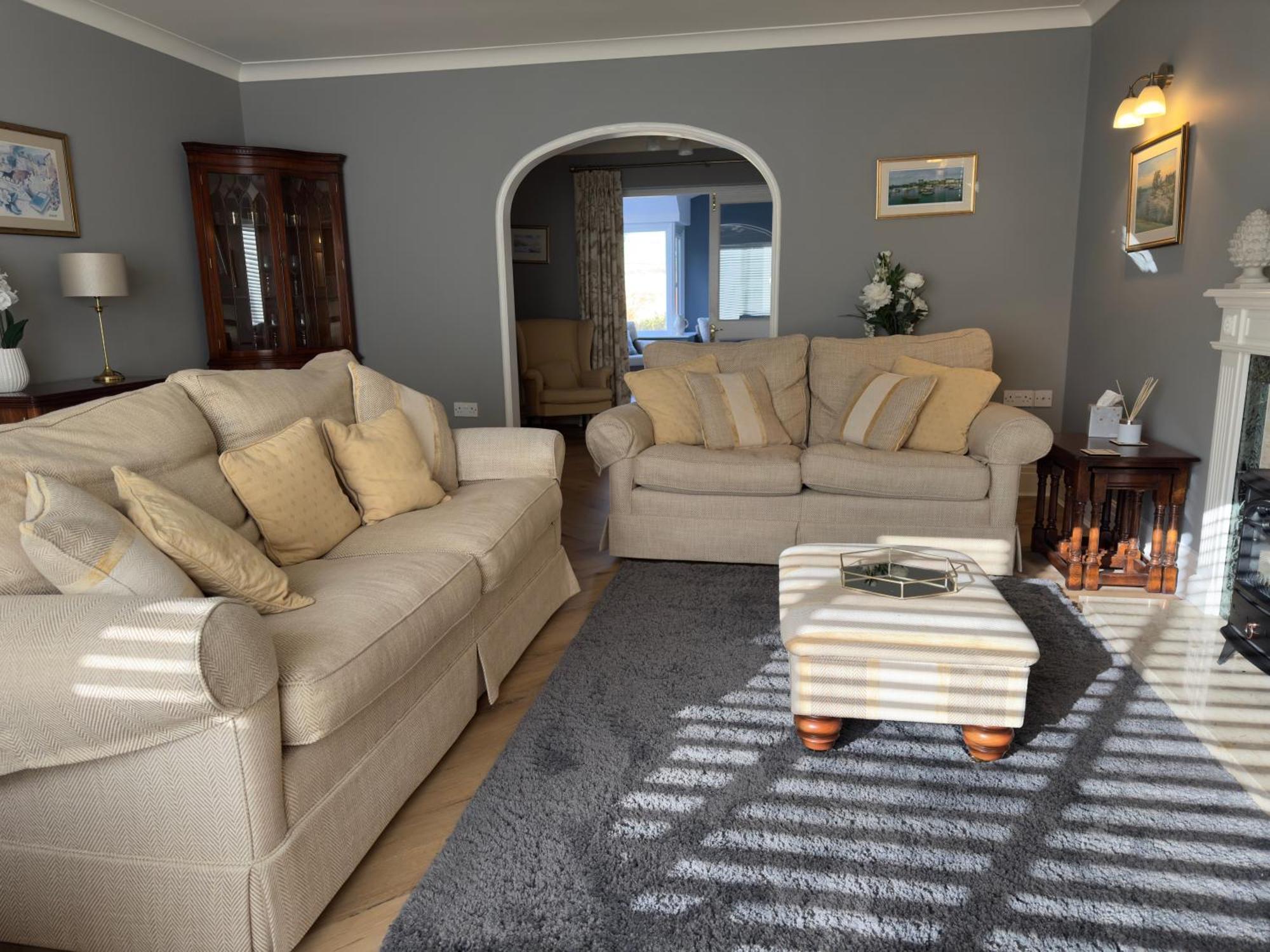 Vast, Elegant Home With Indoor Pool & Sauna Near Popular Golf Course Kington  Bagian luar foto